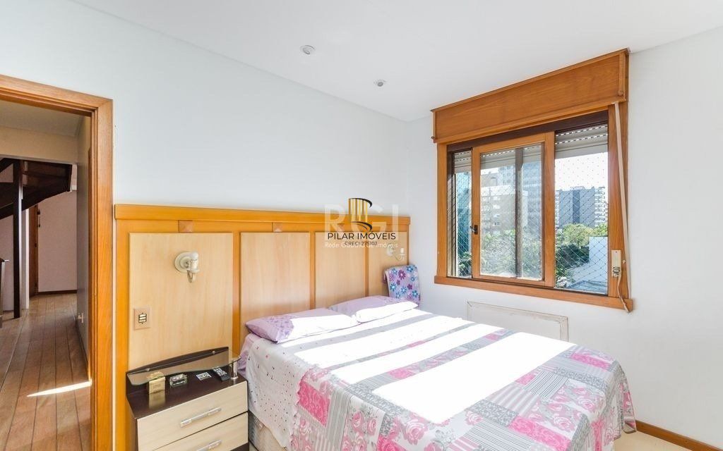 Vende-se cobertura - 171m², 2 dormitórios, sendo 1 suite, 2 vagas - Petrópolis