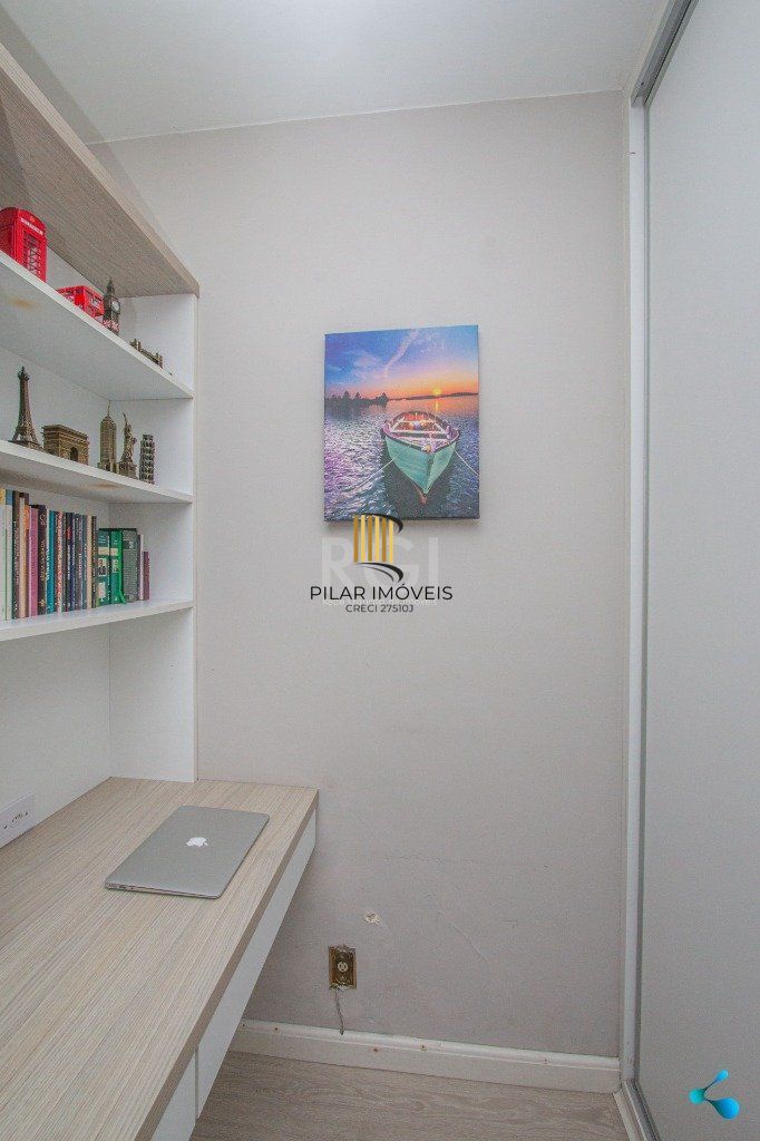 Casa para Venda - 240m², 3 dormitórios, sendo 1 suites, 3 vagas - Partenon