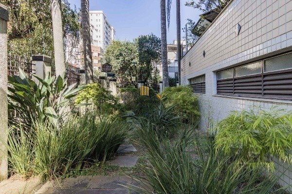 Vende-se luxuoso apartamento 3 quartos com suíte, 2 vagas, lareira, churrasqueira, próximo da encol - 133m² - Bela Vista