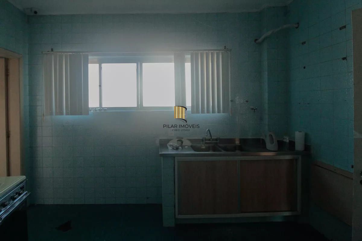 Vende-se apartamento com 4 quartos (1 suíte), 204 m² e 2 vagas - Rio Branco