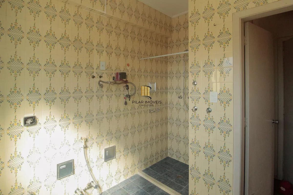 Vende-se apartamento com 4 quartos (1 suíte), 204 m² e 2 vagas - Rio Branco