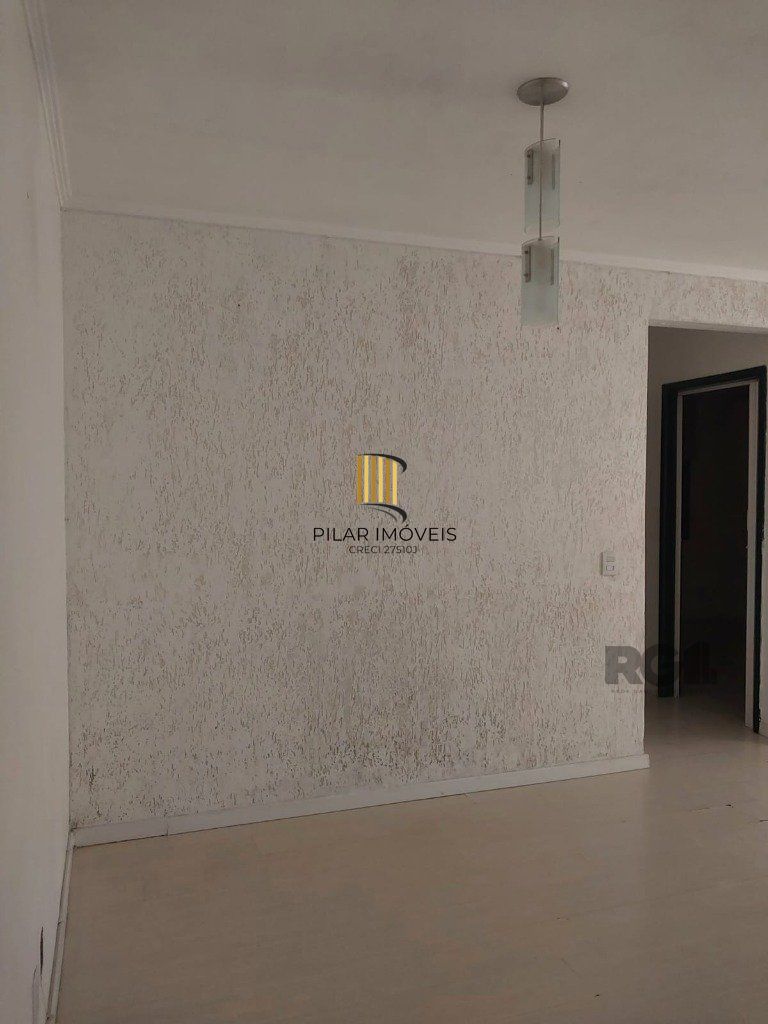 Vende-se apartamento 2 dorm com vaga, sacada com churrasqueira - 64m² - Partenon