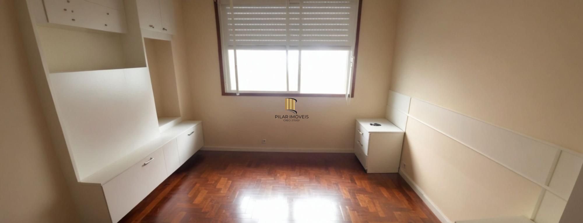 Vende-se apartamento de 1 dormitório e 45m² - Menino Deus