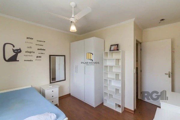 Vende-se belo sobrado com 3 quartos com suíte e 3 vagas cobertas - 182m² - Vila Ipiranga