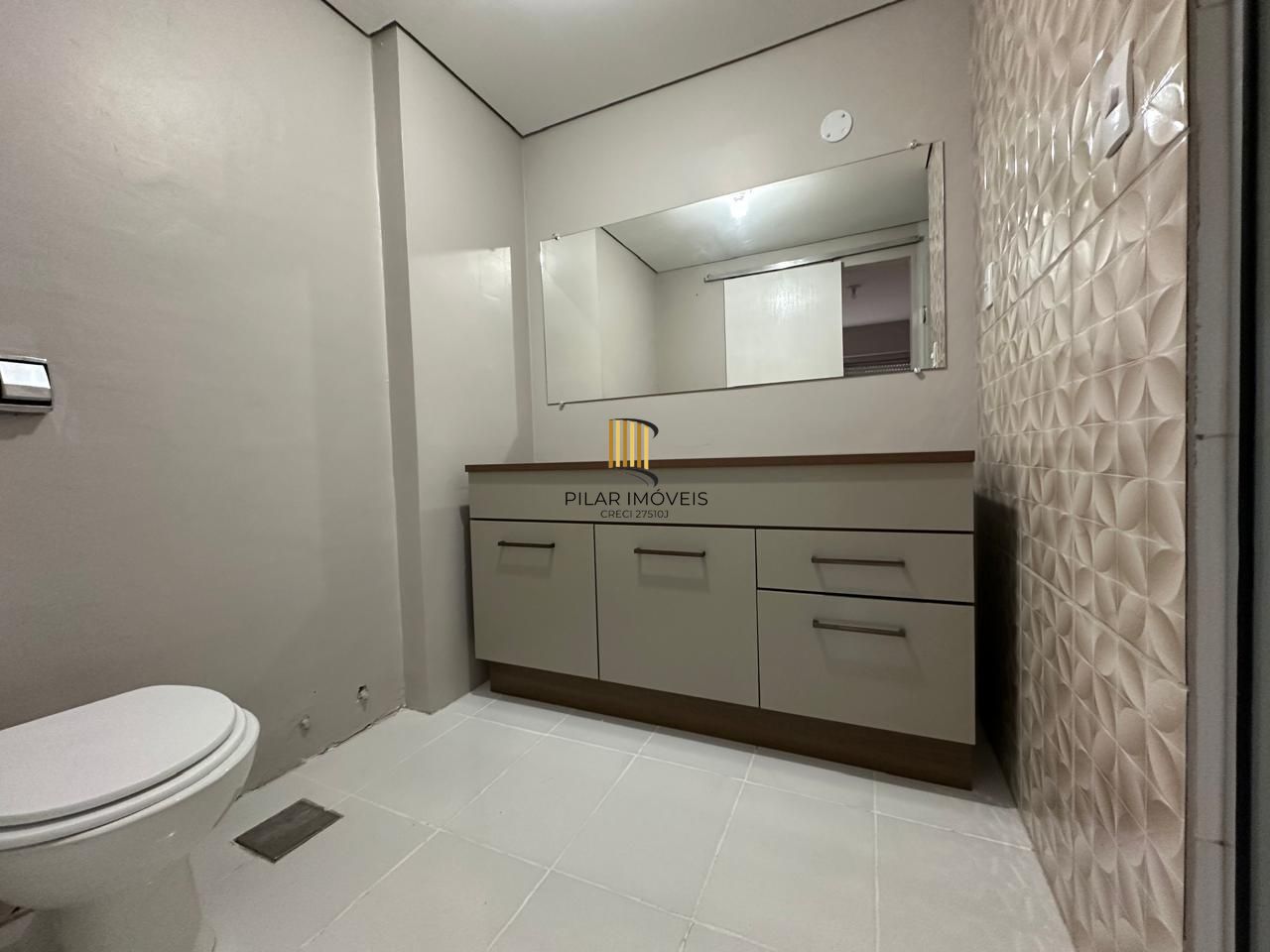 Vende-se cobertura com 2 quartos(2 suítes), piscina, 2 vagas e 235 m² – Mont`Serrat
