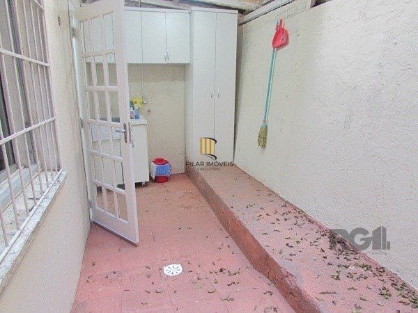 Apartamento com 1 Dormitório e Pátio Privativo no Bairro Petrópolis