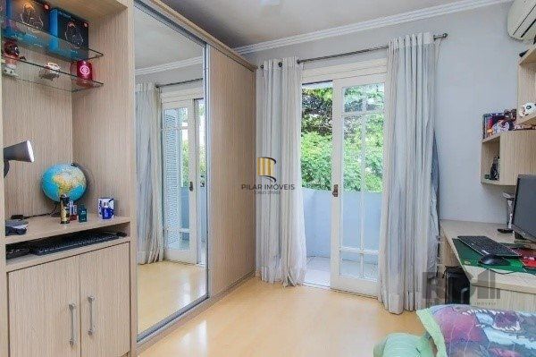 Casa  impecável com 3 quartos (1 suíte) e 2 vagas cobertas,