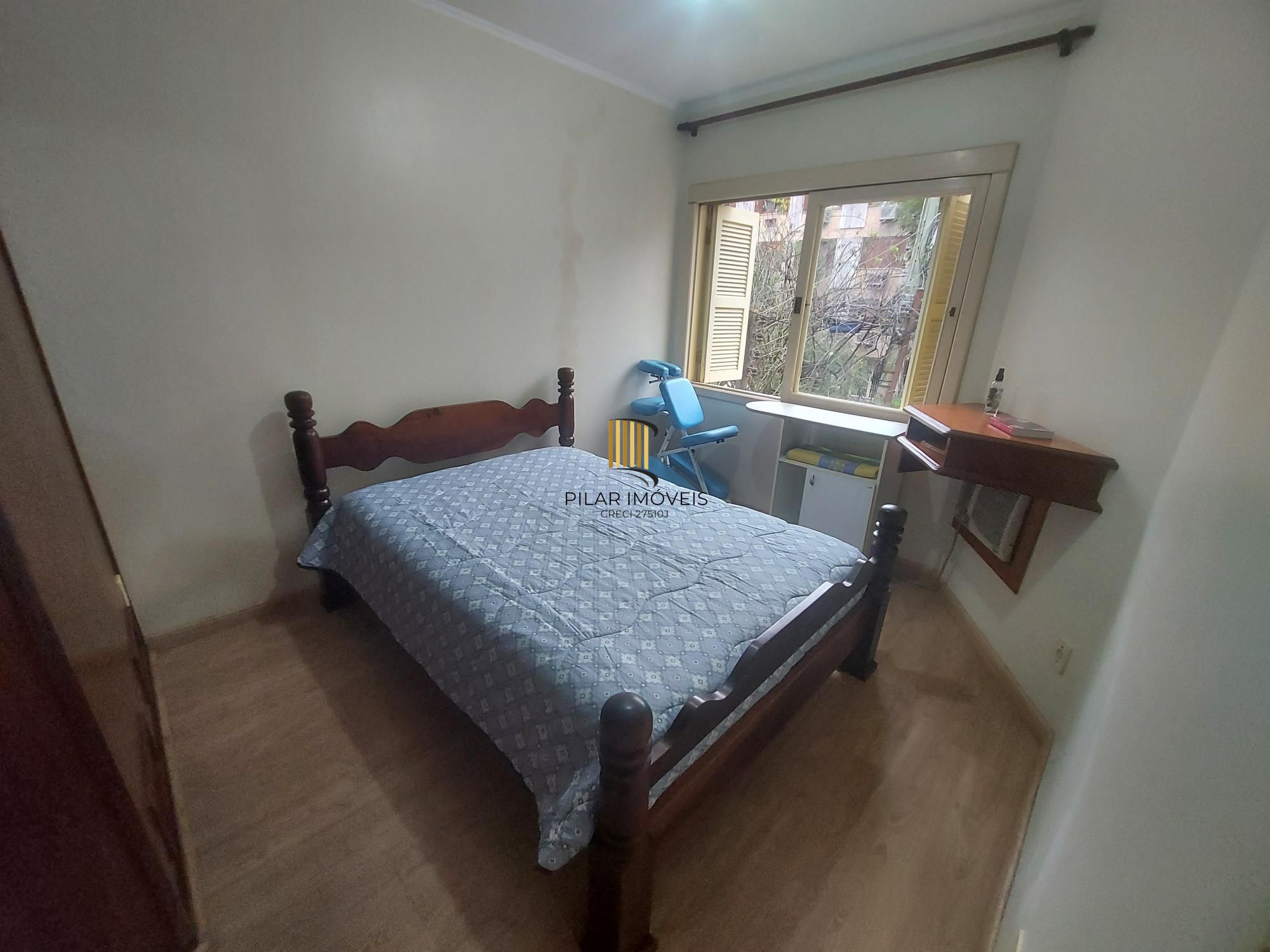 Vende-se apartamento de 2 quartos, 2 vagas, 74m² e sacada e churrasqueira - Higienópolis