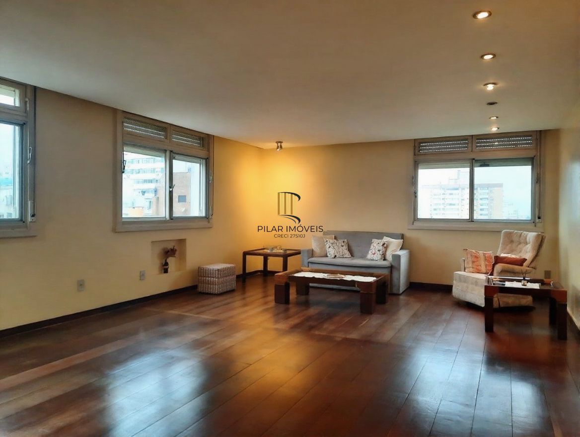 Vende-se apartamento com 3 quartos(1 suíte), 184m² e 2 vagas - Bom Fim