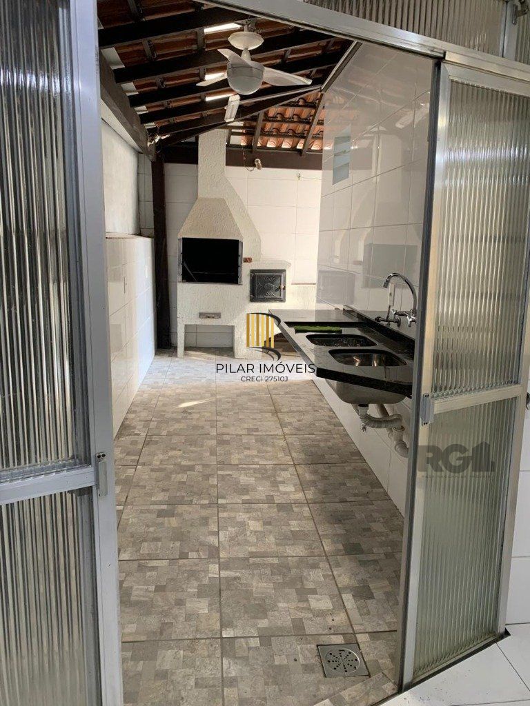 Vende-se belíssimo apartamento 3 suítes, de frente, próximo ao Parcão, reformado e com pátio - 194m² - Auxiliadora