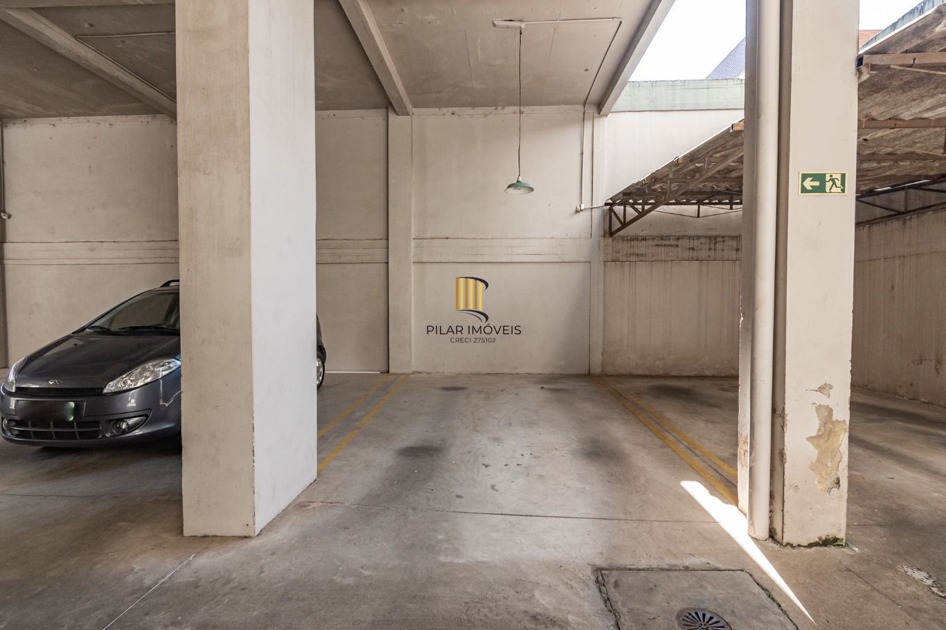 Vende-se apartamento com 3 quartos (1 suíte), 133 m² e 1 vaga – Petrópolis