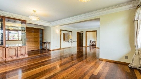 Amplo apartamento com 3 dormitórios, churrasqueira e hidromassagem - 222m² - Petrópolis