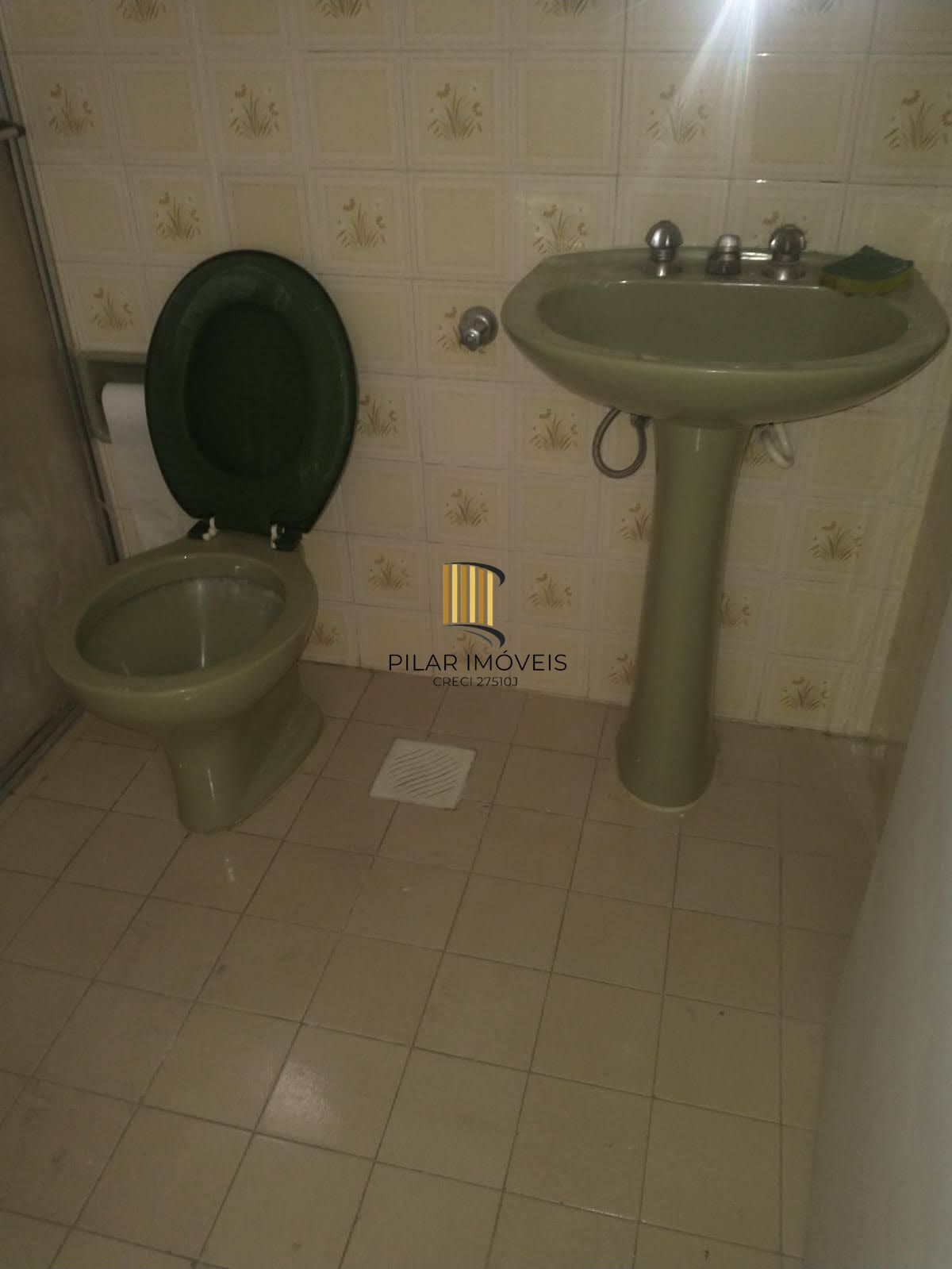 Vende-se apartamento com 2 quartos, 58m² e 1 vaga - Auxiliadora