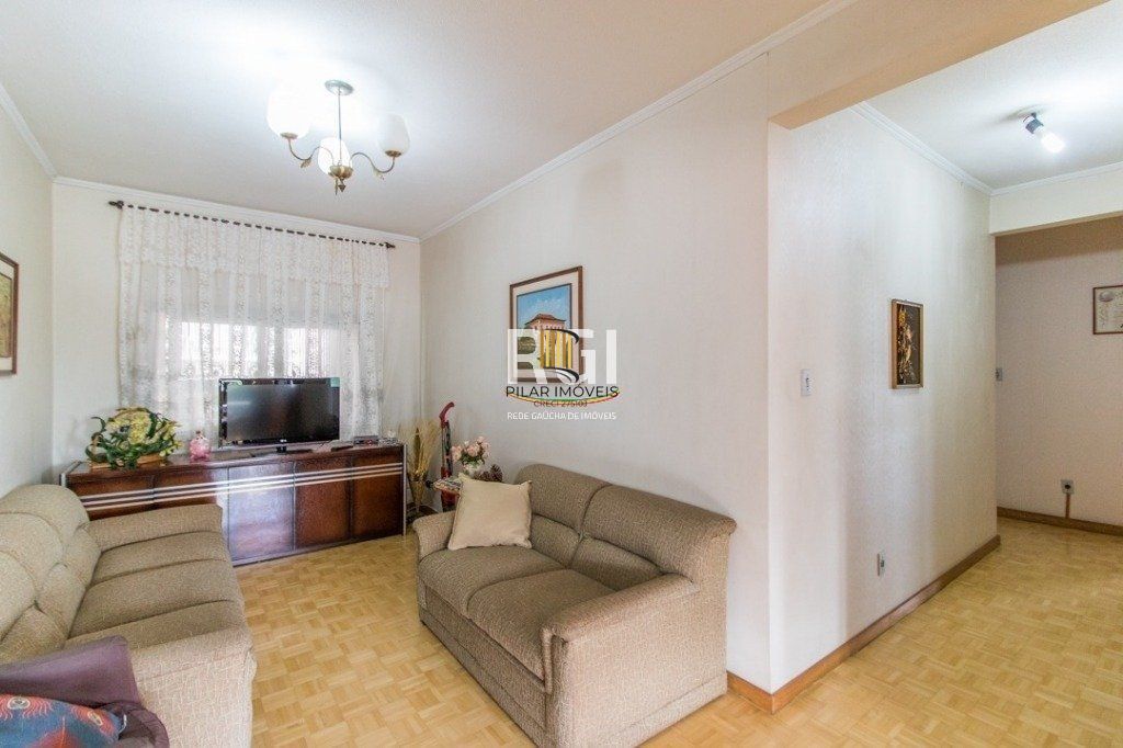 Apartamento á Venda - 140m², 3 dormitórios, sendo 1 suites, 2 vagas - São João
