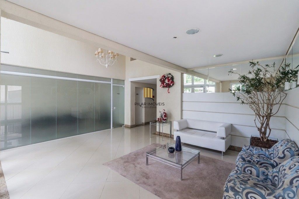 Vende-se apartamento com 2 quartos (1 suíte), 55m² e 2 vagas – Petrópolis