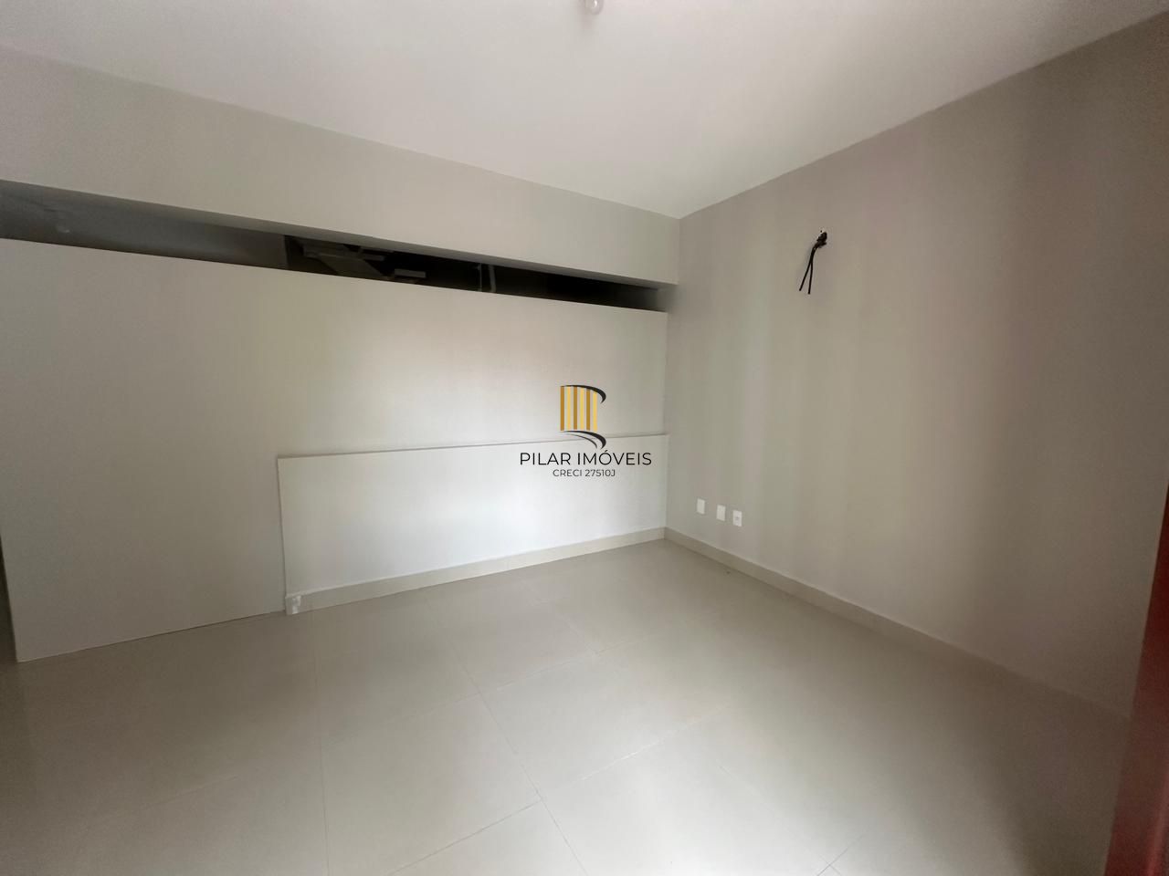 Vende-se casa com 4 suítes, 184m² e 4 vagas – Chácara das Pedras