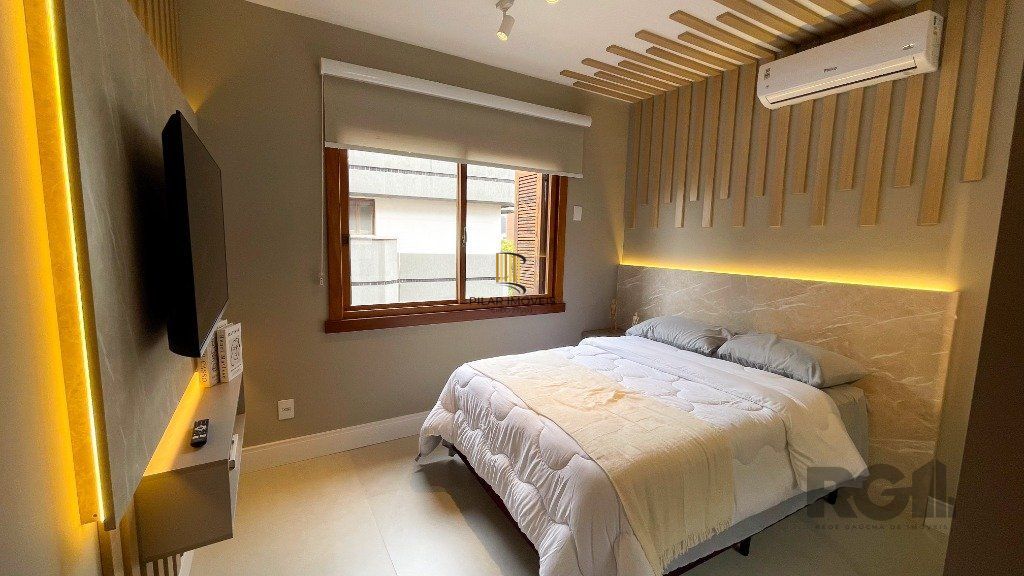 Vende-se luxuoso apartamento 3 quartos com suíte, 2 vagas, com churrasqueira e hidro - 148m² -  Petrópolis