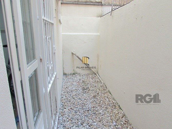 Apartamento com 1 Dormitório e Pátio Privativo no Bairro Petrópolis