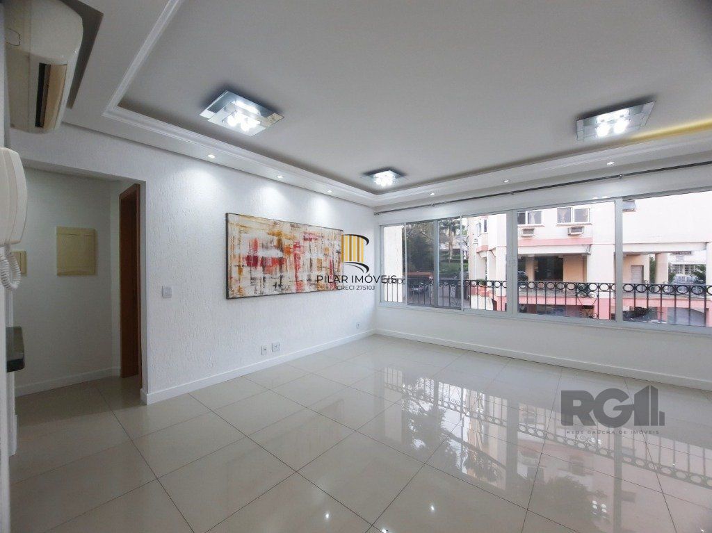 Vende-se apartamento impecável 2 quartos com suíte, 2 vagas cobertas, próximo da PUCRS - 80m² - Jardim Botânico