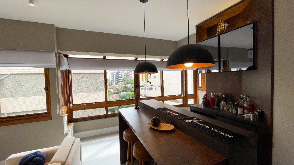 Vende-se luxuoso apartamento 3 quartos com suíte, 2 vagas, com churrasqueira e hidro - 148m² -  Petrópolis