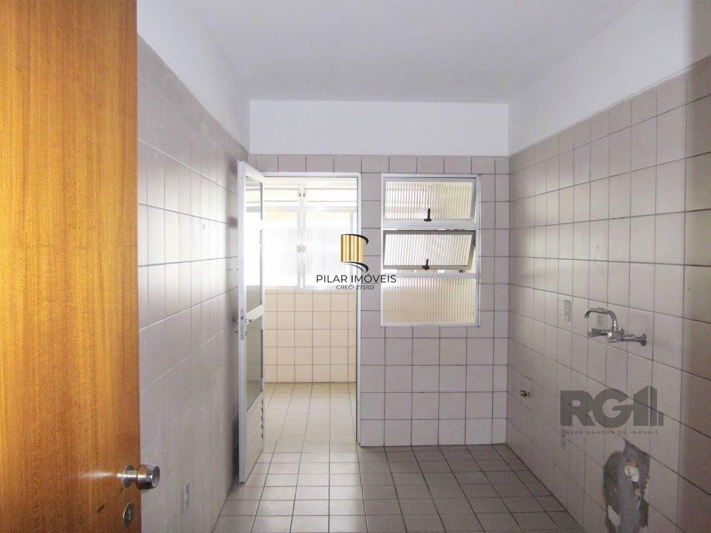 Apartamento 2 dormitórios, 1 suíte, 1 vaga - 90m² de área privativa no Bairro Mont Serrat
