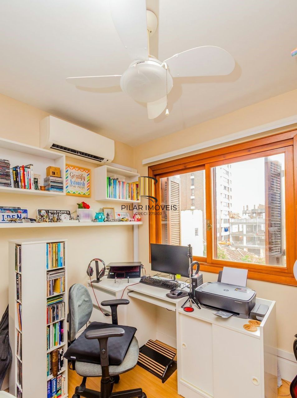 Vende-se apartamento com 3 quartos, suíte e churrasqueira – 103 m² - Petrópolis
