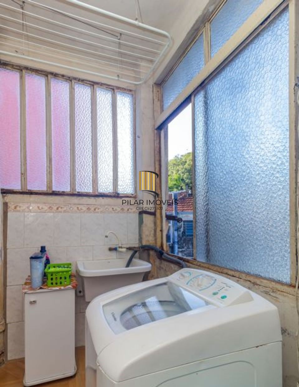 Vende-se apartamento com 3 quartos, 87m² e sacada - Petrópolis