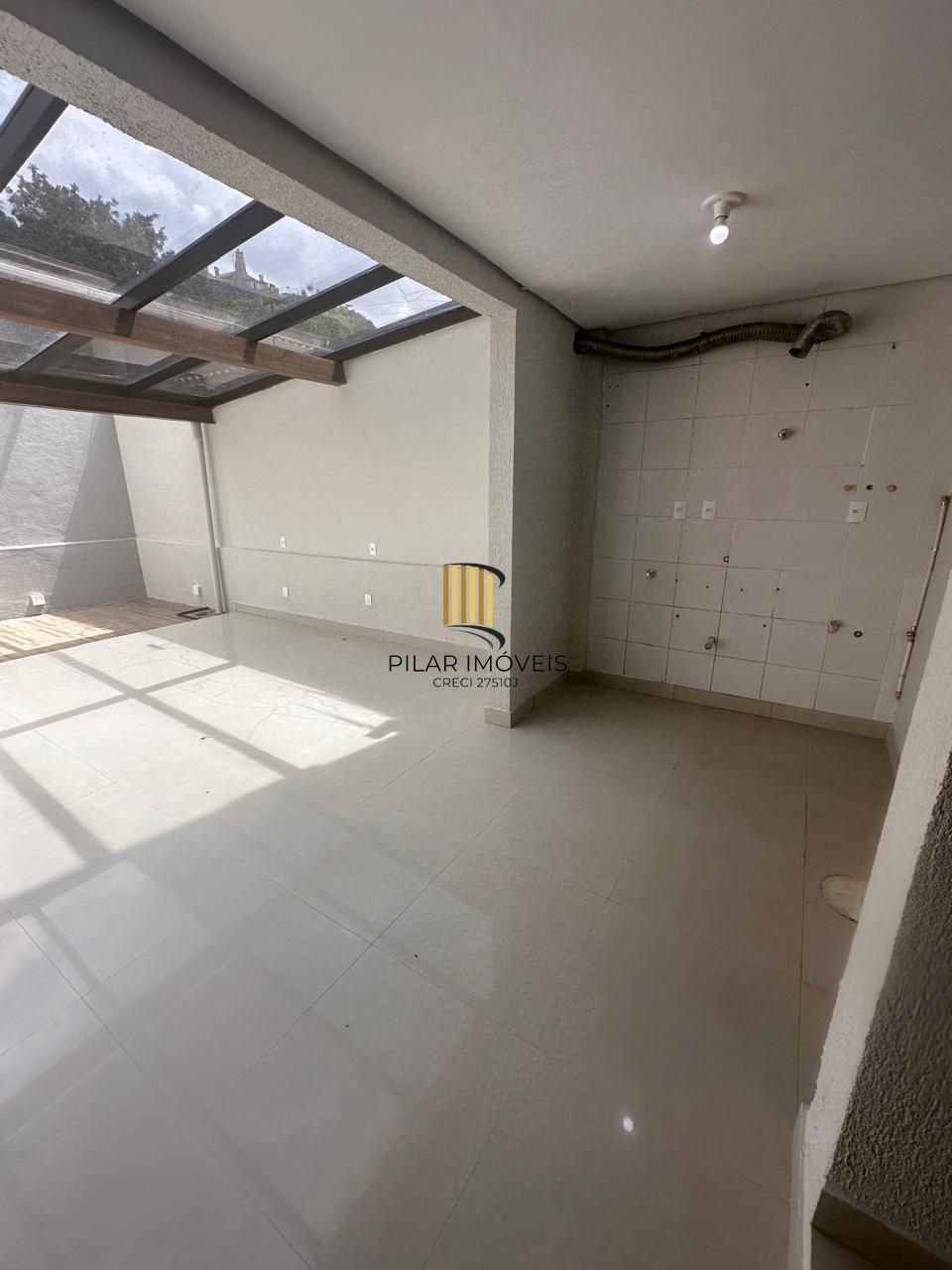 Vende-se casa com 4 suítes, 184m² e 4 vagas – Chácara das Pedras