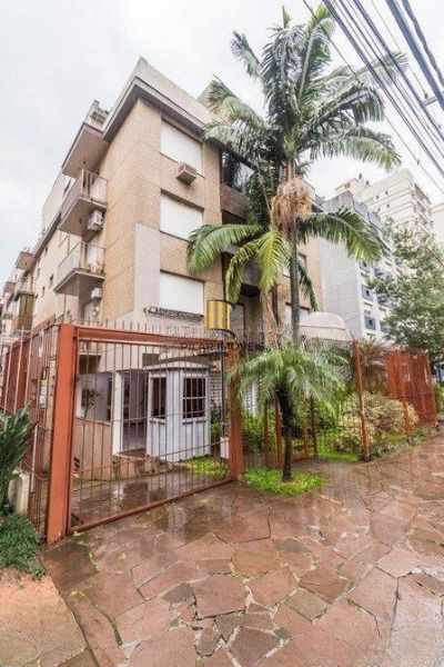 Apartamento com 1 dormitório, sacada e 1 vaga coberta — 48 m² - Passo d’Areia
