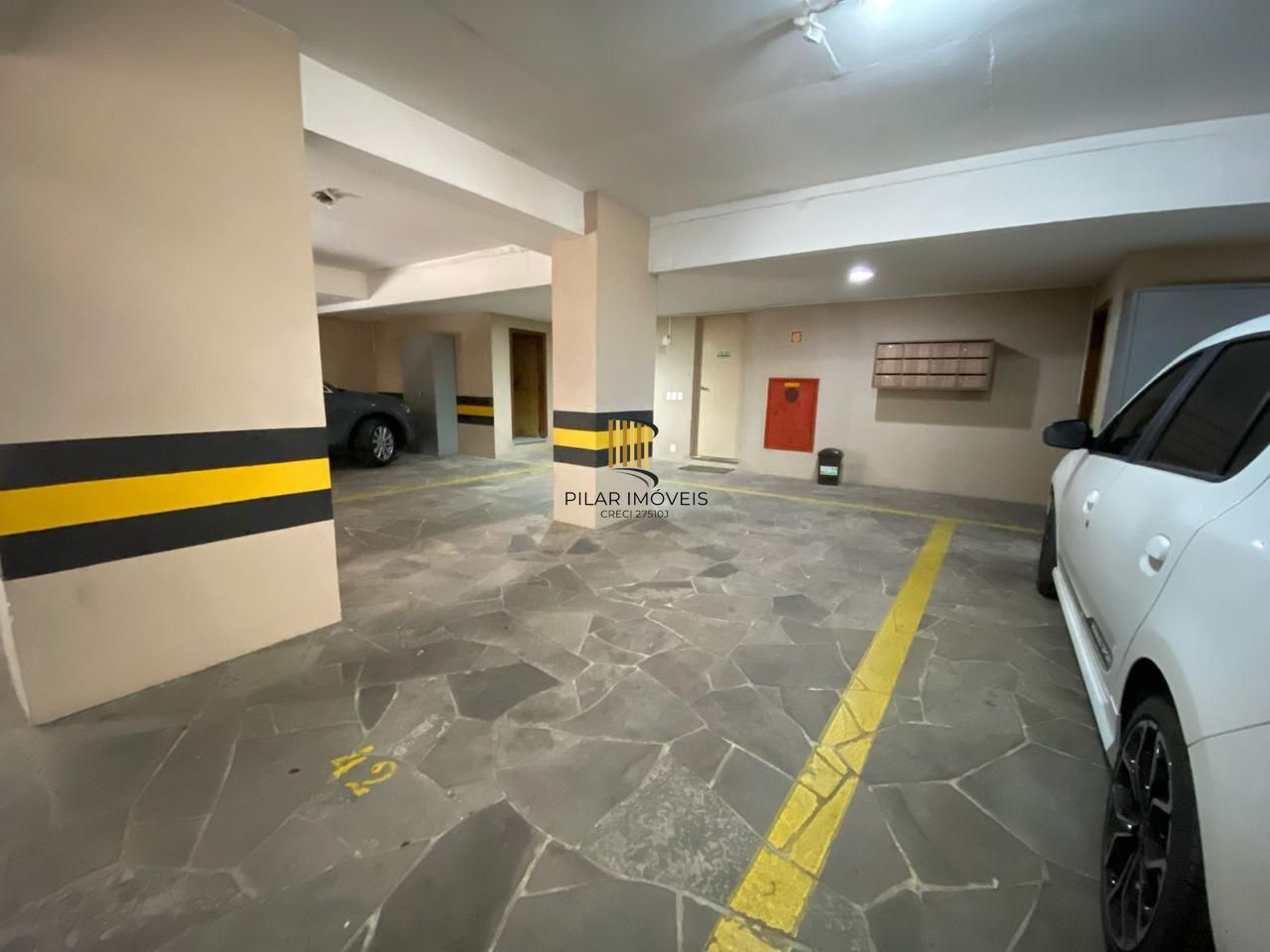 Vende-se apartamento com 2 quartos,(1 suíte) e 101 m² – Mont'Serrat