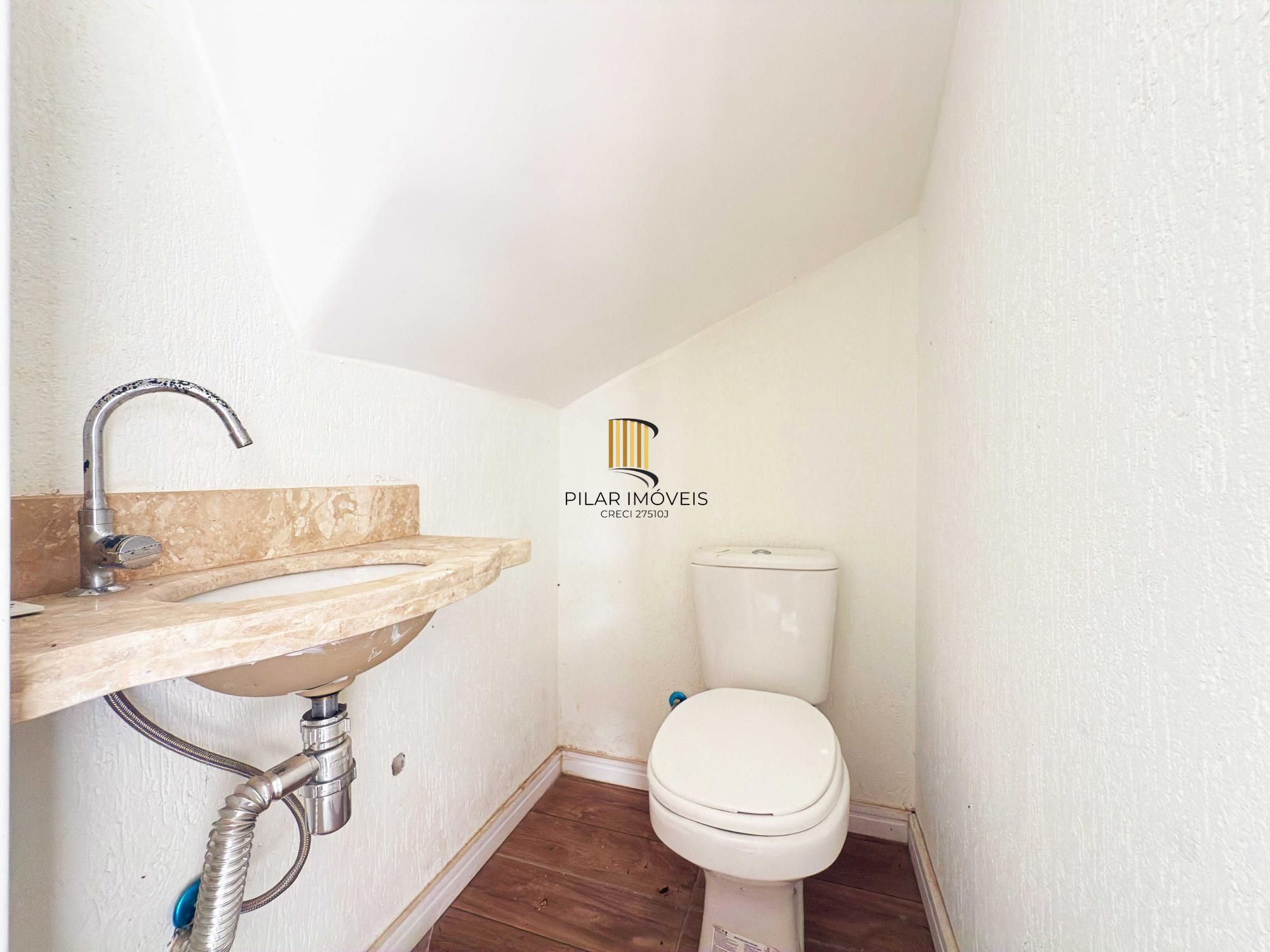 Vende-se casa em condomínio com 4 dormitórios (2 suítes), 3 vagas  – Tristeza