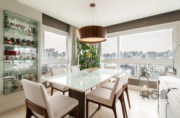 Vende-se luxuoso apartamento 3 suítes, 2 vagas a 50m da Encol - 148m² - Bela Vista