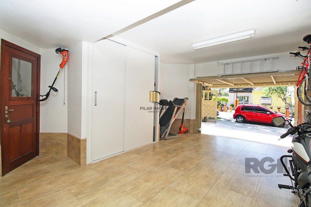 Vende-se casa duplex 3 dormitórios com 2 vagas próximo ao Clínicas - Santana