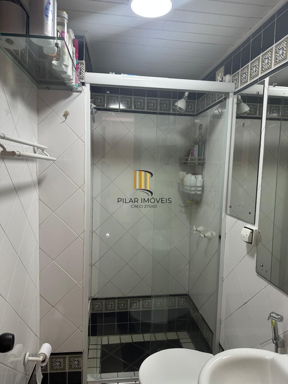 Vende-se apartamento com 2 quartos (1 suíte), 70m² e 1 vaga – Mont Serrat