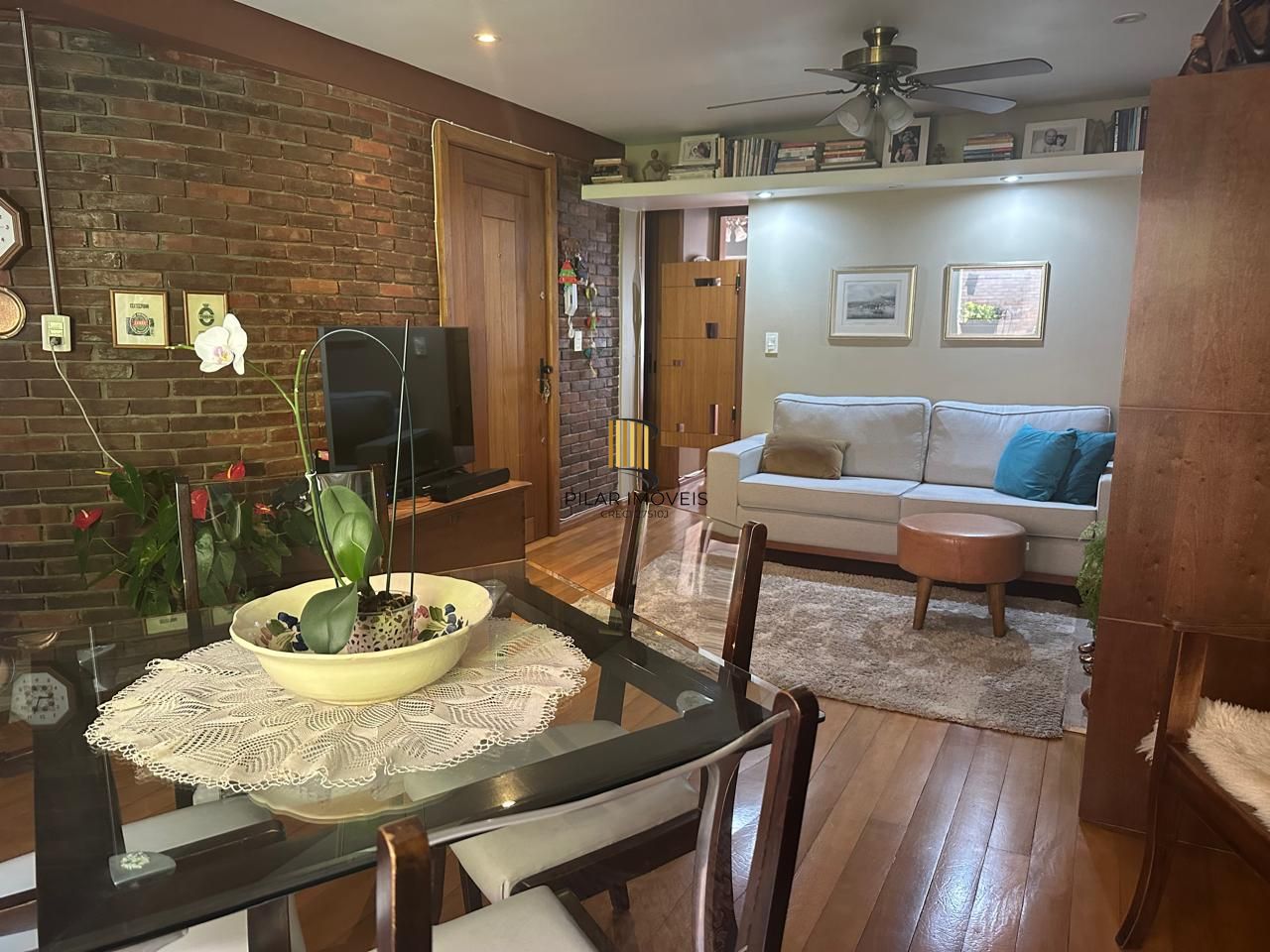 Vende-se apartamento com 2 quartos (1 suíte), 70m² e 1 vaga – Mont Serrat