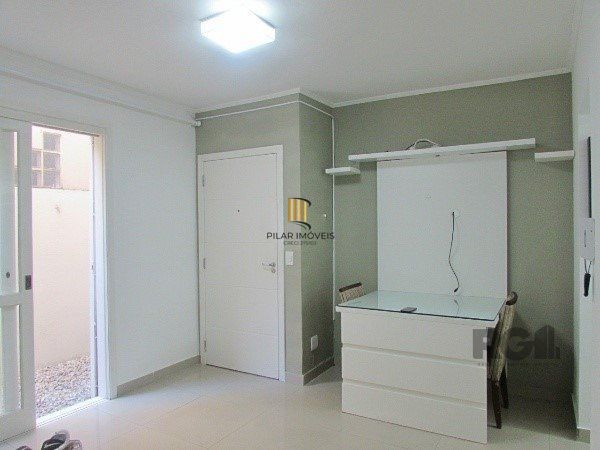 Apartamento com 1 Dormitório e Pátio Privativo no Bairro Petrópolis