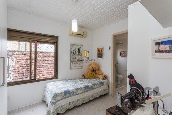 Vende-se espaçoso apartamento 4 quartos, 2 suítes, 3 vagas, próximo ao Hospital Moinhos - 154m² - Floresta