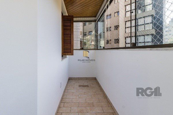Vende-se luxuoso apartamento 3 quartos com suíte, 2 vagas, lareira, churrasqueira, próximo da encol - 133m² - Bela Vista