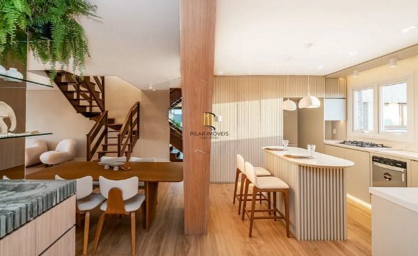 Vende-se luxuosa cobertura com 270m²- 3 suítes, 3 vagas e piscina no Auxiliadora