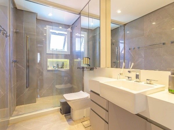 Apartamento com 4 quartos, 1 suíte e 2 vagas — 200 m² — Bela Vista