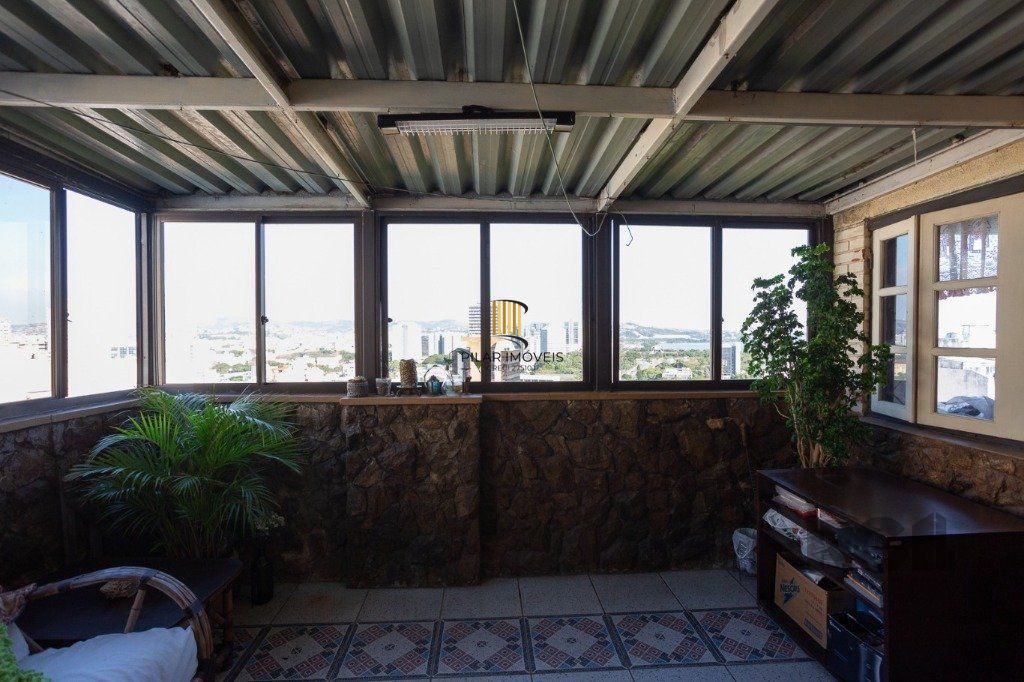 Cobertura 2 Quartos com Terraço, Lareira e Vaga no Centro Histórico - 93m² - Centro Histórico
