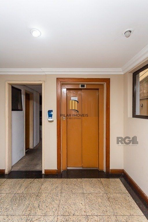 Apartamento 2 dormitórios, 2 banheiros, 1 vaga de garagem no Bairro Independência