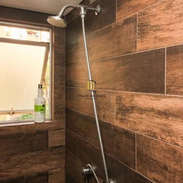 Vende-se apartamento com 2 quartos, 84 m² e 1 vaga - Menino Deus