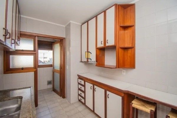 Vende-se apartamento de 2 quartos, 1 vaga, 87m² - Bom Fim