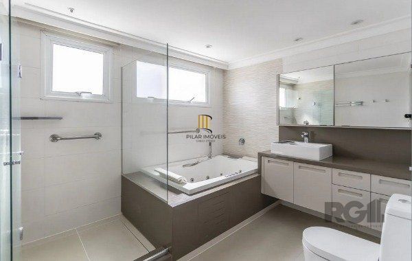 Apartamento com 3 Suítes e 3 Vagas Próximo à Praça da Encol - 200m² - Bela Vista