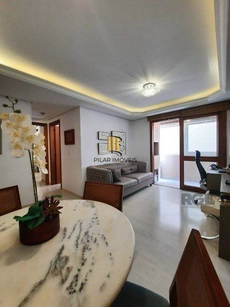 Vende-se apartamento com 2 quartos (1 suíte), 61 m² e 1 vaga – Petrópolis