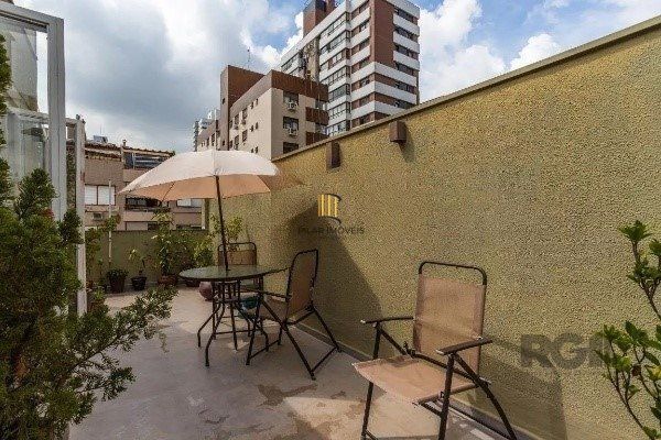 Bela cobertura com 3 quartos, incluindo 1 suíte, 2 vagas de garagem em localização privilegiada - 150m² - Auxiliadora