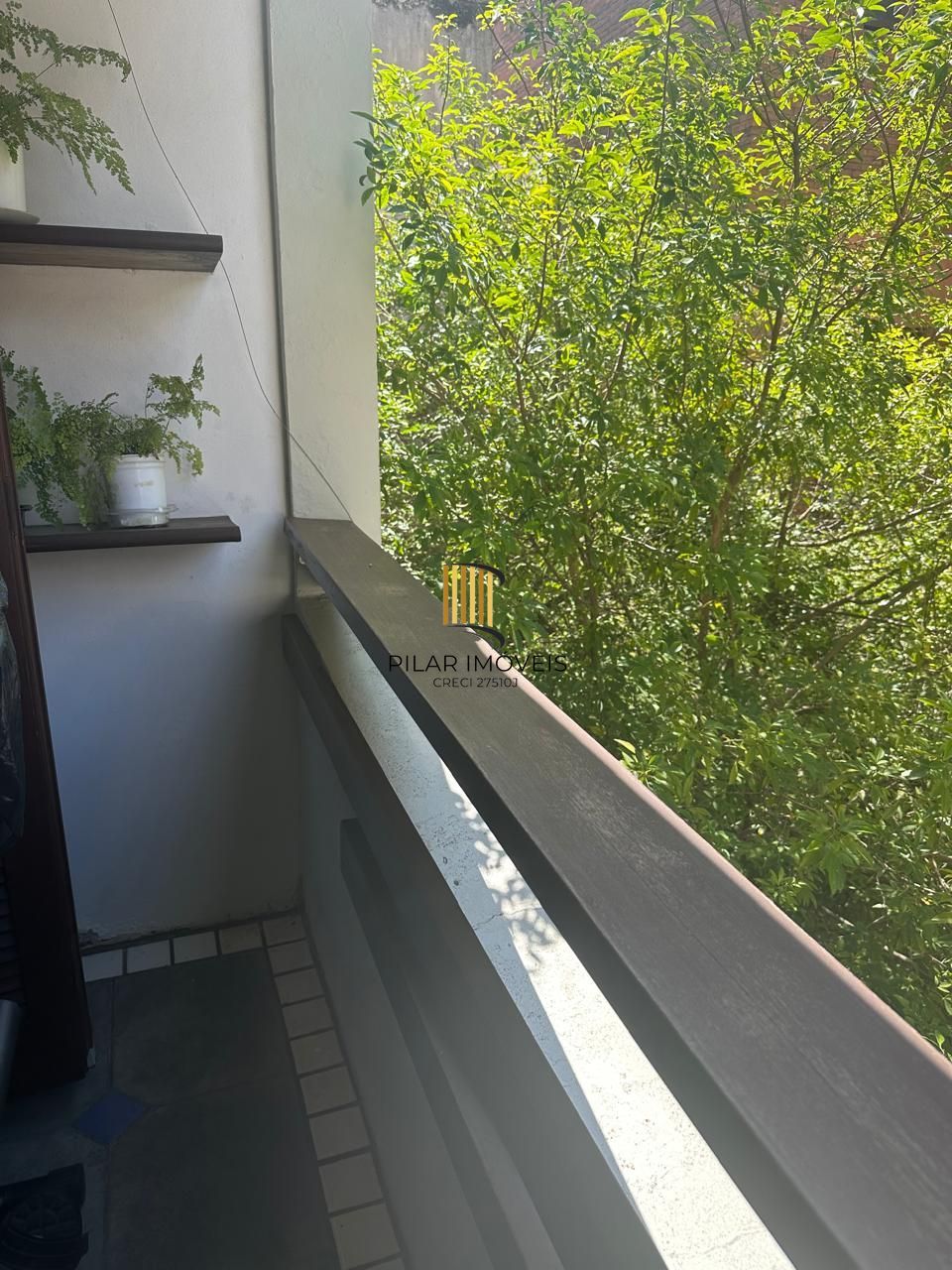 Vende-se apartamento com 2 quartos (1 suíte), 70m² e 1 vaga – Mont Serrat