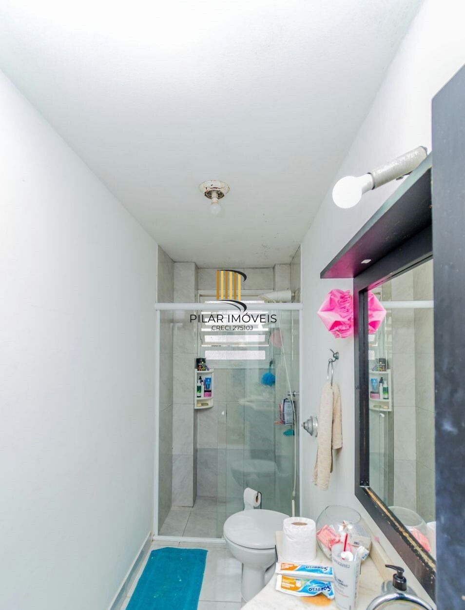 Vende-se apartamento com 2 quartos, 78m² e 1 vaga - Bom Fim