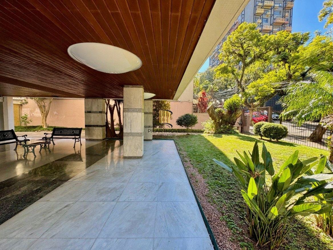 Vende-se apartamento com 3 quartos(1 suíte), 174m² e 2 vagas - Bom Fim
